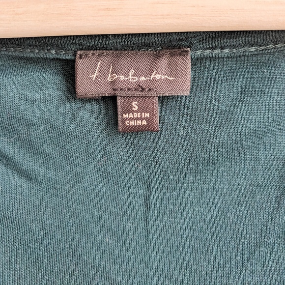 ✨$15✨ T. Babaton Flowy Button Up Tee - Picture 4 of 5